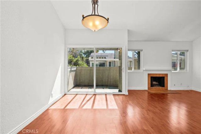 22117 Burbank 5, Woodland Hills, CA 91367