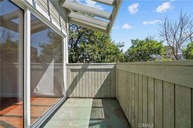 22117 Burbank 5, Woodland Hills, CA 91367