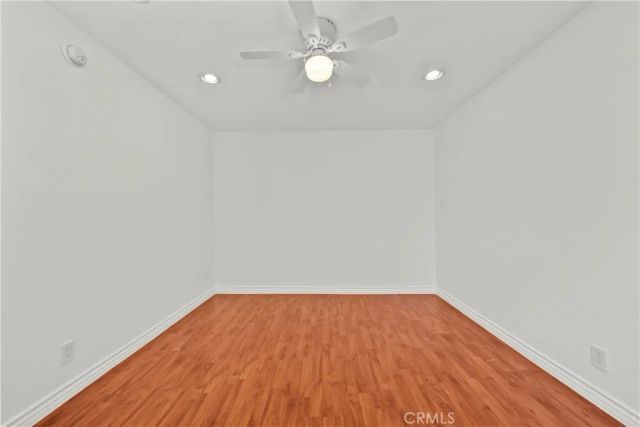 22117 Burbank 5, Woodland Hills, CA 91367