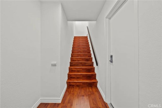 22117 Burbank 5, Woodland Hills, CA 91367