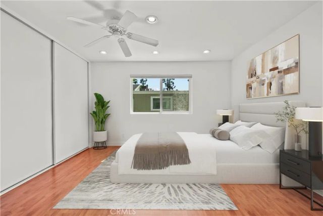 22117 Burbank 5, Woodland Hills, CA 91367