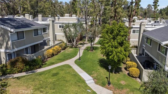 22117 Burbank 5, Woodland Hills, CA 91367