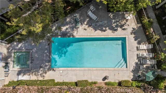 22117 Burbank 5, Woodland Hills, CA 91367