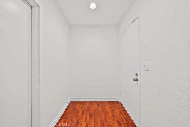 22117 Burbank 5, Woodland Hills, CA 91367