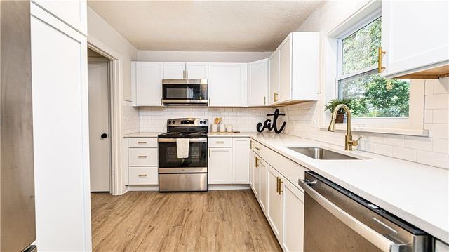 8340 Riggs Street, Overland Park, KS 66212