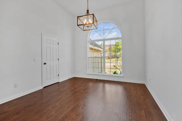 705 Pinehurst Pt, Mount Juliet, TN 37122