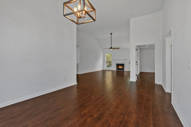 705 Pinehurst Pt, Mount Juliet, TN 37122