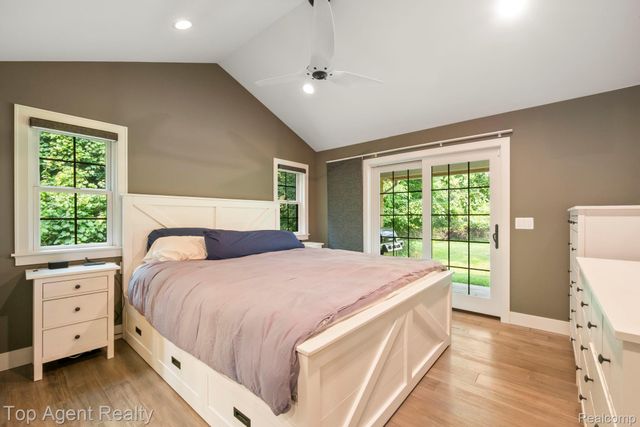 27593 Old Colony Street, Farmington Hills, MI 48334