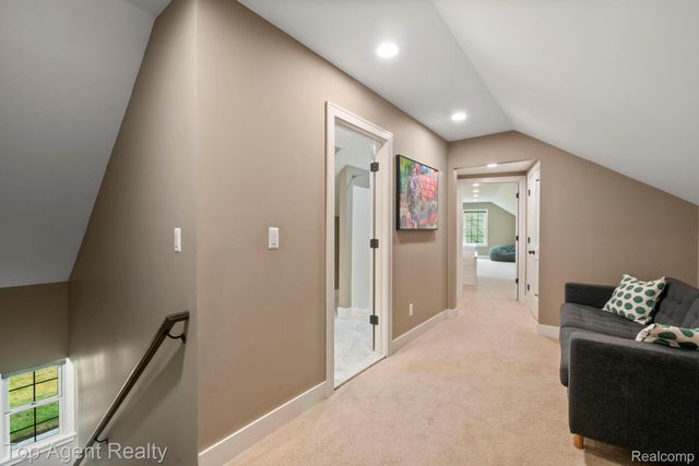 27593 Old Colony Street, Farmington Hills, MI 48334