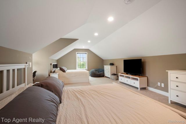 27593 Old Colony Street, Farmington Hills, MI 48334