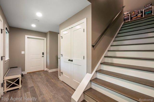 27593 Old Colony Street, Farmington Hills, MI 48334