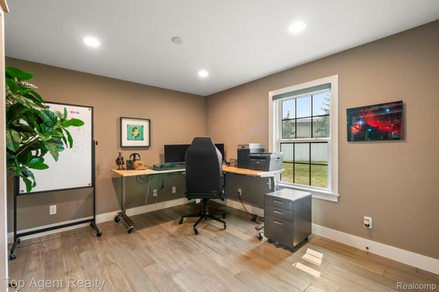 27593 Old Colony Street, Farmington Hills, MI 48334
