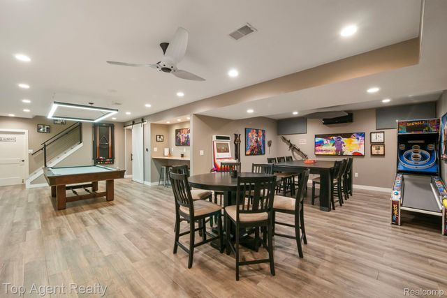 27593 Old Colony Street, Farmington Hills, MI 48334