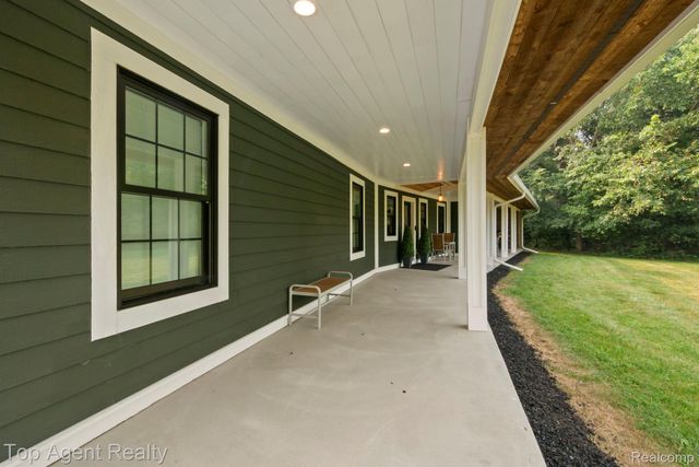 27593 Old Colony Street, Farmington Hills, MI 48334