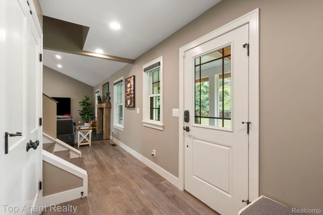 27593 Old Colony Street, Farmington Hills, MI 48334