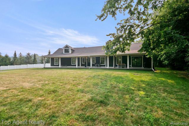 27593 Old Colony Street, Farmington Hills, MI 48334