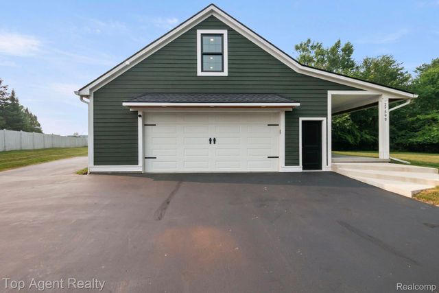 27593 Old Colony Street, Farmington Hills, MI 48334