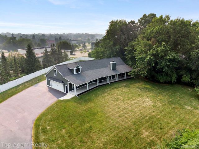 27593 Old Colony Street, Farmington Hills, MI 48334