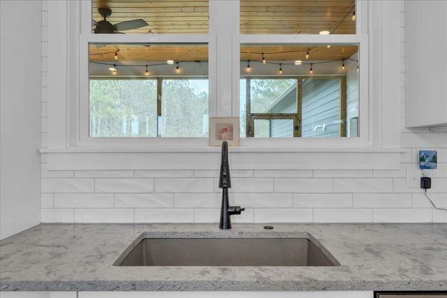 1115 River Bluffs Drive, Jasper, TN 37347