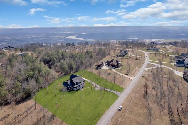 1115 River Bluffs Drive, Jasper, TN 37347