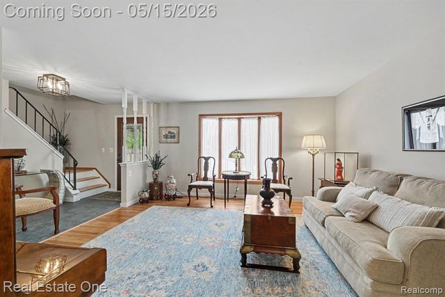 22098 Hillcrest Court, Trenton, MI 48183