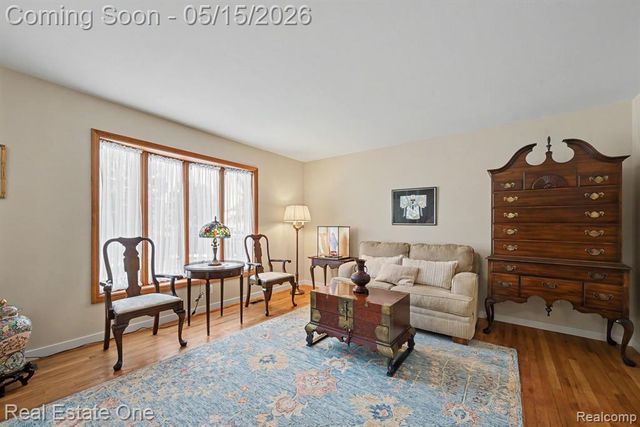 22098 Hillcrest Court, Trenton, MI 48183