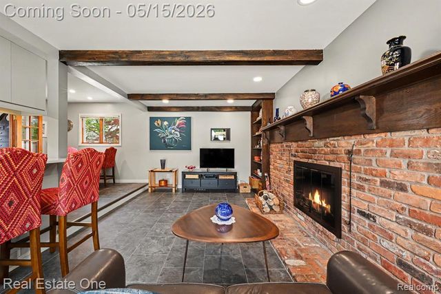 22098 Hillcrest Court, Trenton, MI 48183