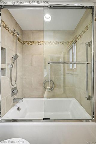 22098 Hillcrest Court, Trenton, MI 48183