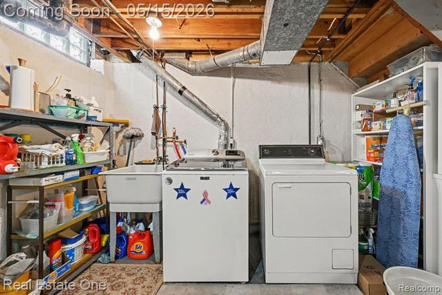 22098 Hillcrest Court, Trenton, MI 48183
