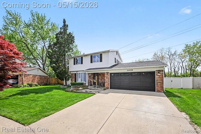 22098 Hillcrest Court, Trenton, MI 48183