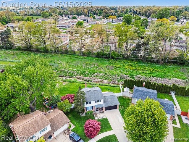 22098 Hillcrest Court, Trenton, MI 48183