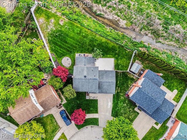 22098 Hillcrest Court, Trenton, MI 48183