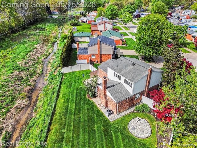 22098 Hillcrest Court, Trenton, MI 48183