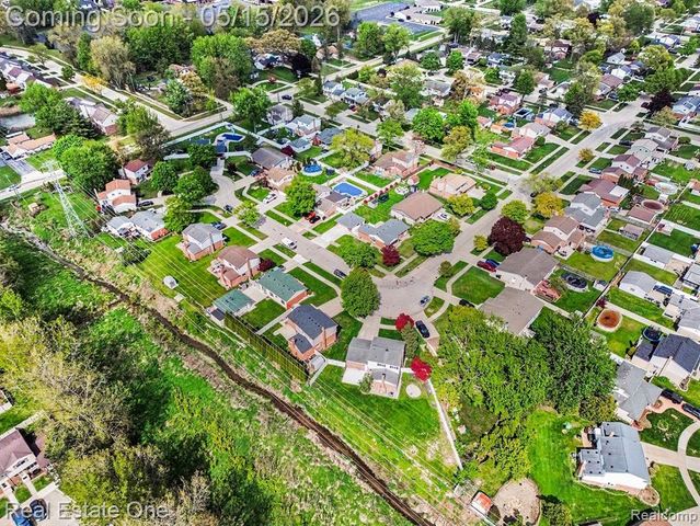 22098 Hillcrest Court, Trenton, MI 48183