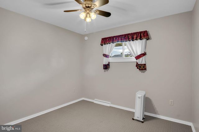 133 WINSTON DR, Mechanicsburg, PA 17055