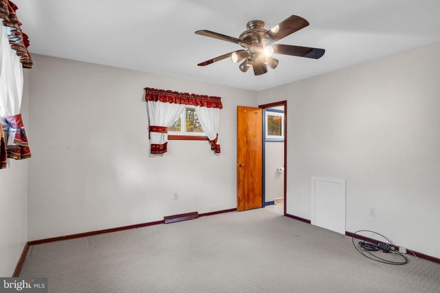 133 WINSTON DR, Mechanicsburg, PA 17055