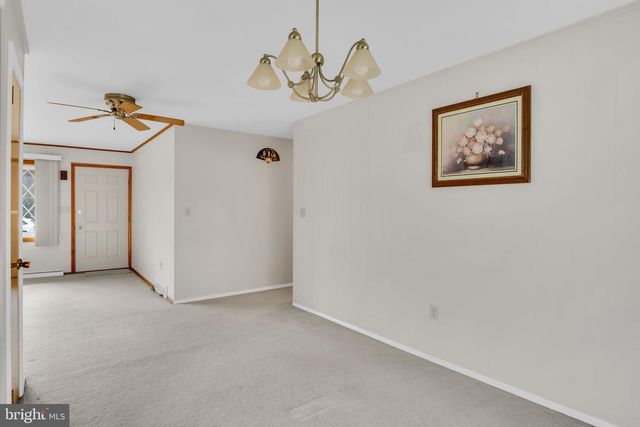 133 WINSTON DR, Mechanicsburg, PA 17055