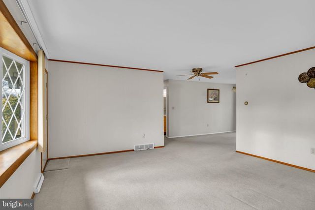 133 WINSTON DR, Mechanicsburg, PA 17055