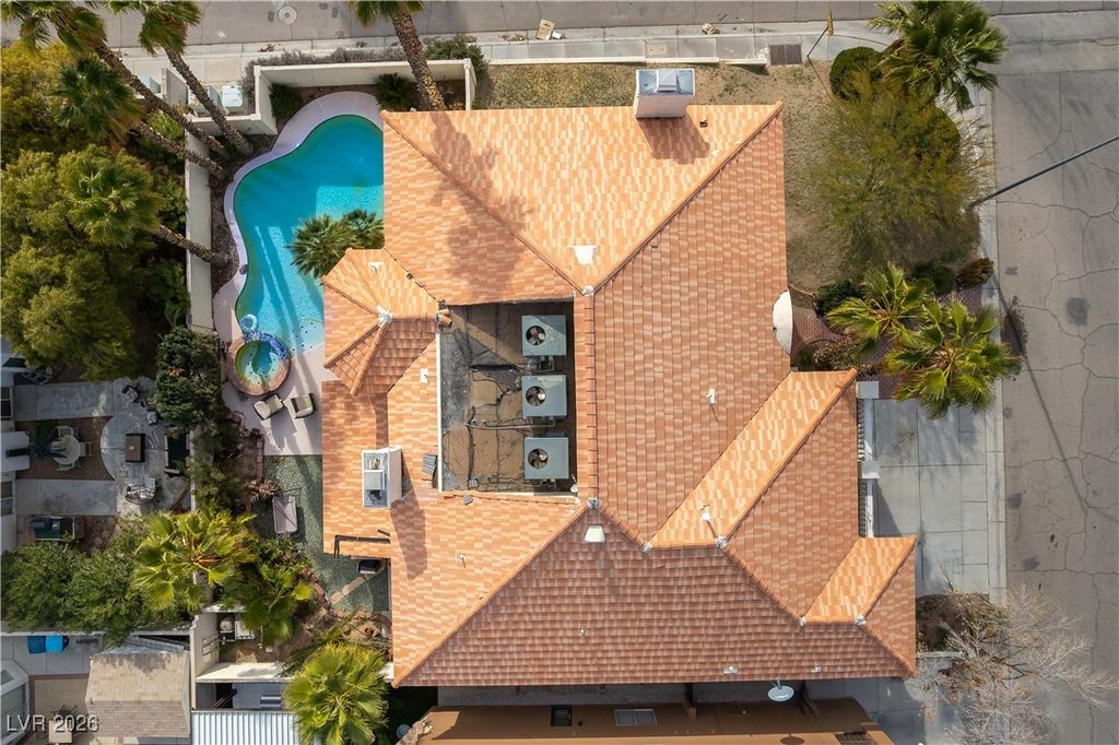 Image 4 of property listing at 3772 Lone Mesa Drive, Las Vegas, NV 89147