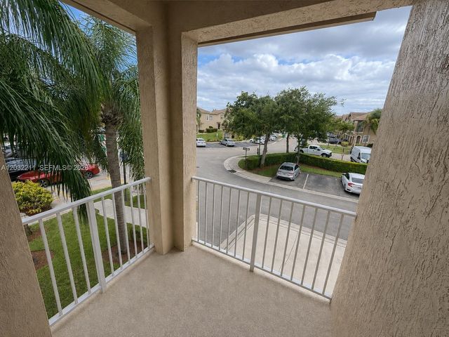 13221 SW 42nd St 8203, Miramar, FL 33027