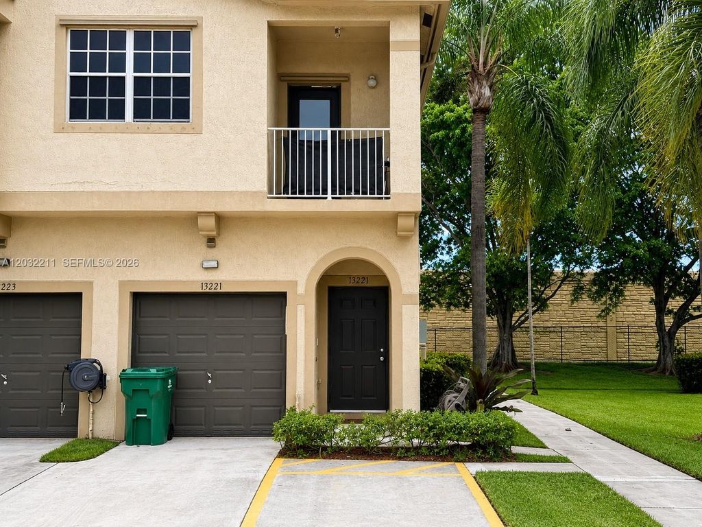 13221 SW 42nd St 8203, Miramar, FL 33027