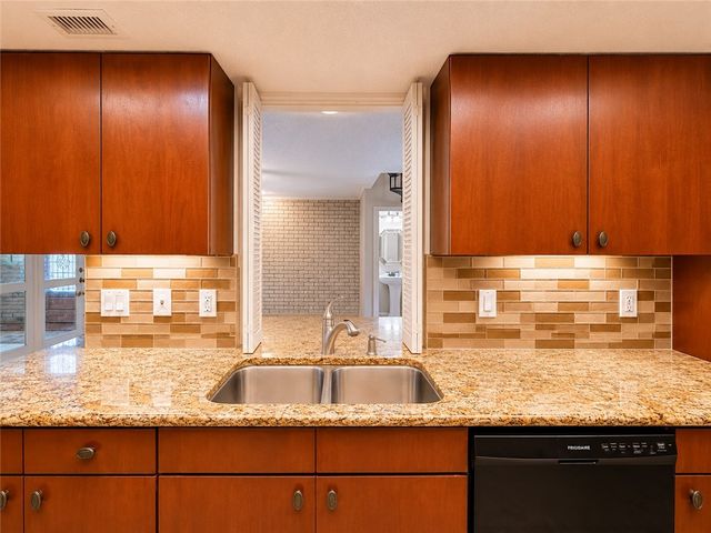 77 Townhouse 77, Corpus Christi, TX 78412