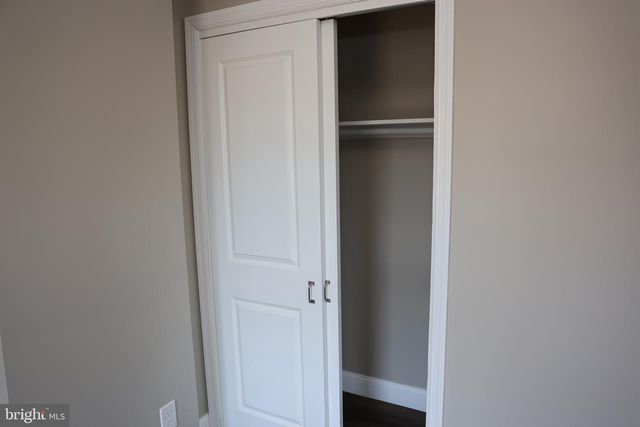 117 WALNUT AVE, Trenton, NJ 08609