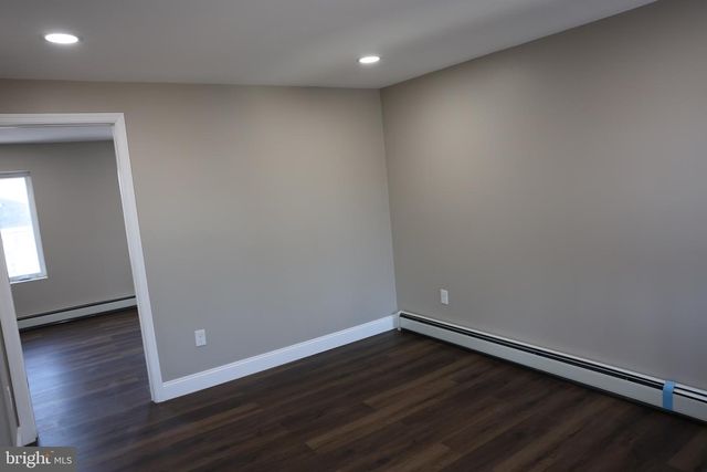 117 WALNUT AVE, Trenton, NJ 08609