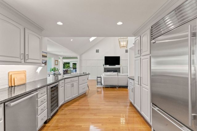 6 Tower Dr, Dover, MA 02030