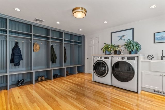 6 Tower Dr, Dover, MA 02030