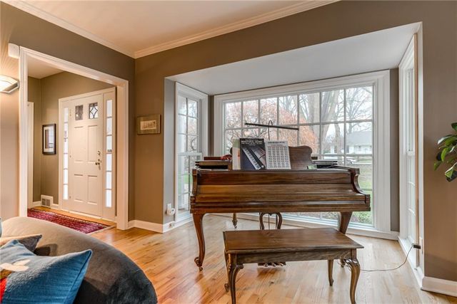 2032 W 96th Street, Leawood, KS 66206