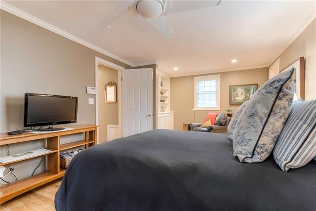 2032 W 96th Street, Leawood, KS 66206