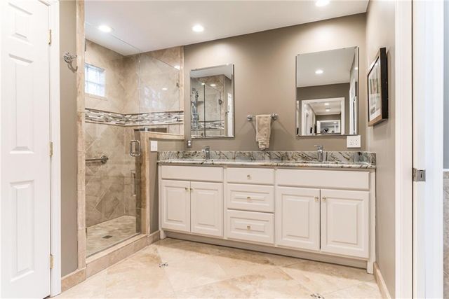 2032 W 96th Street, Leawood, KS 66206