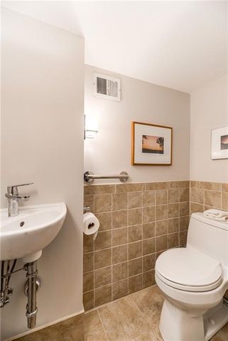 2032 W 96th Street, Leawood, KS 66206